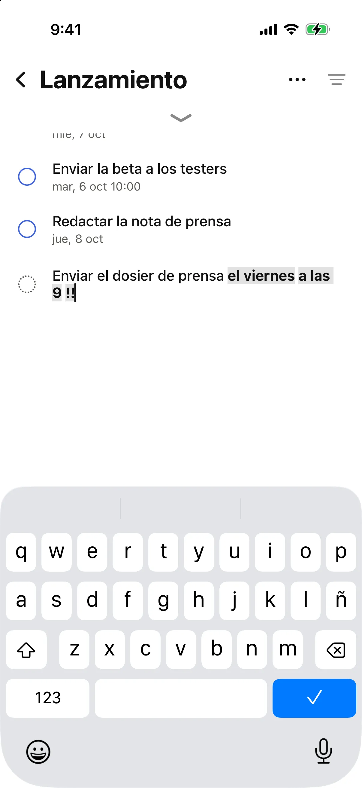 Primer plano de la lista Lanzamiento: al final se escribe en su sitio “Enviar el dosier de prensa el viernes a las 9 !!”, con el viernes, a las 9 y !! reconocidos.