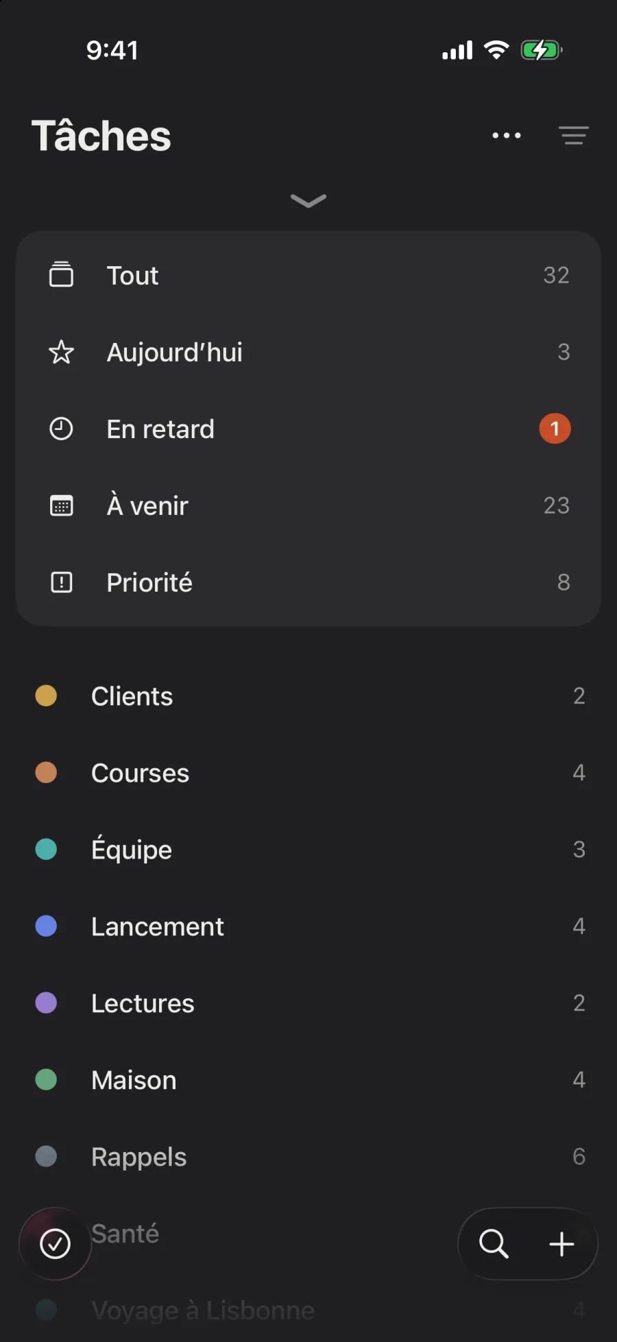 Tâches : sous les listes intelligentes, chaque liste dans sa couleur avec ses tâches à faire. Chaque liste prend ensuite une icône, Maison est déposée sur Courses, et les listes se rassemblent sous Personnel et Travail.